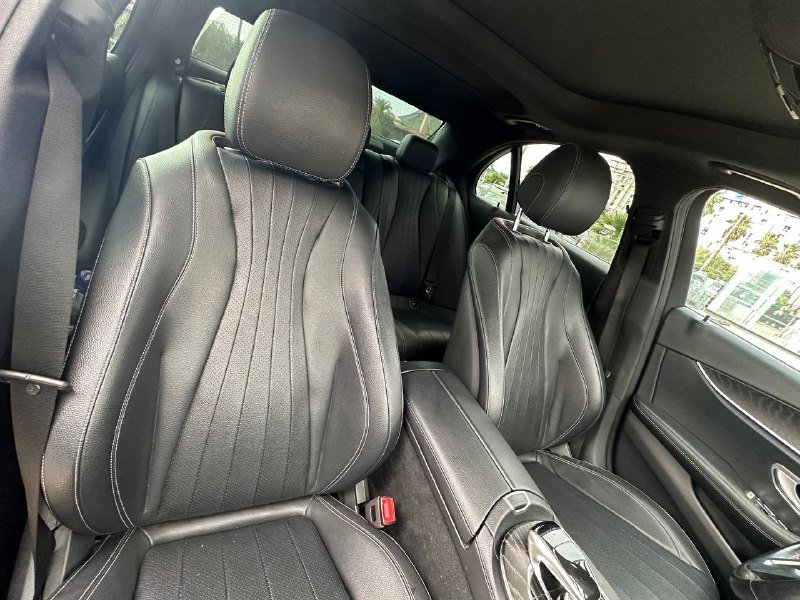 Mercedes-Benz E300 AMG Pack 2019 6