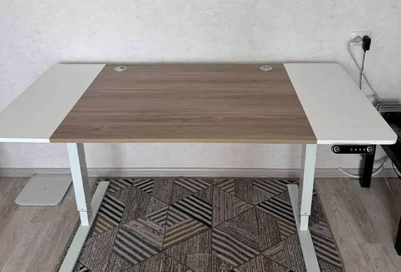 Компьютерный стол с регулировкой высоты CHIRUSSUN 2