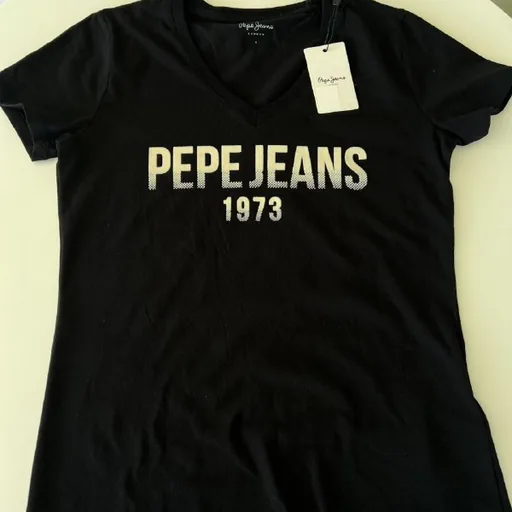 Мужская сорочка Lacoste, женская футболка Pepe Jeans