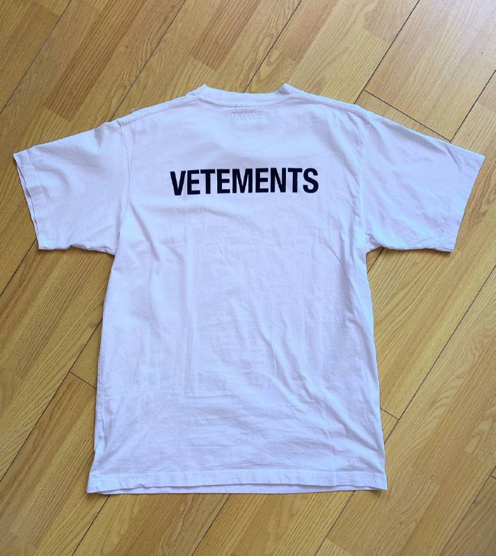 Vetements x Reebok sneakers, t-shirt, YZY Pods, sandals 2