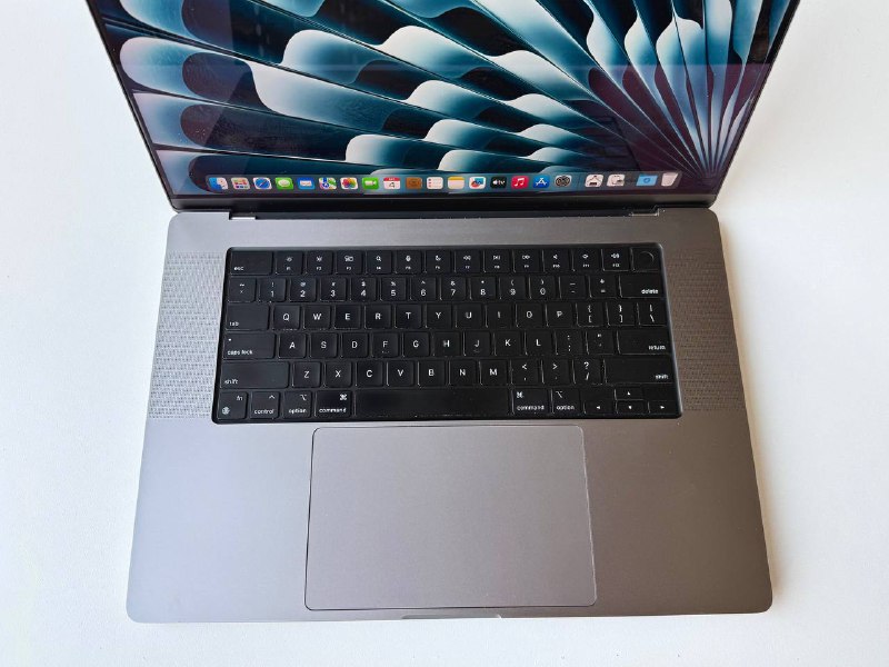 MacBook Pro 16" M1 Pro 16GB RAM 512GB SSD 2021