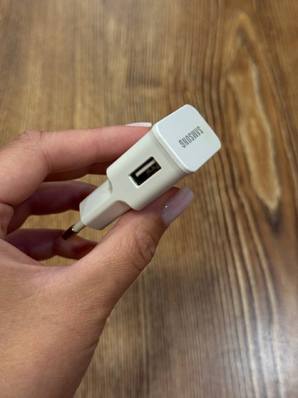 Блоки питания Samsung и Apple 5