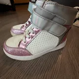 New shoes and used sneakers 5