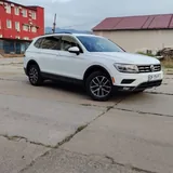 Volkswagen Tiguan 2020, 2 л бензин, 7 мест 2