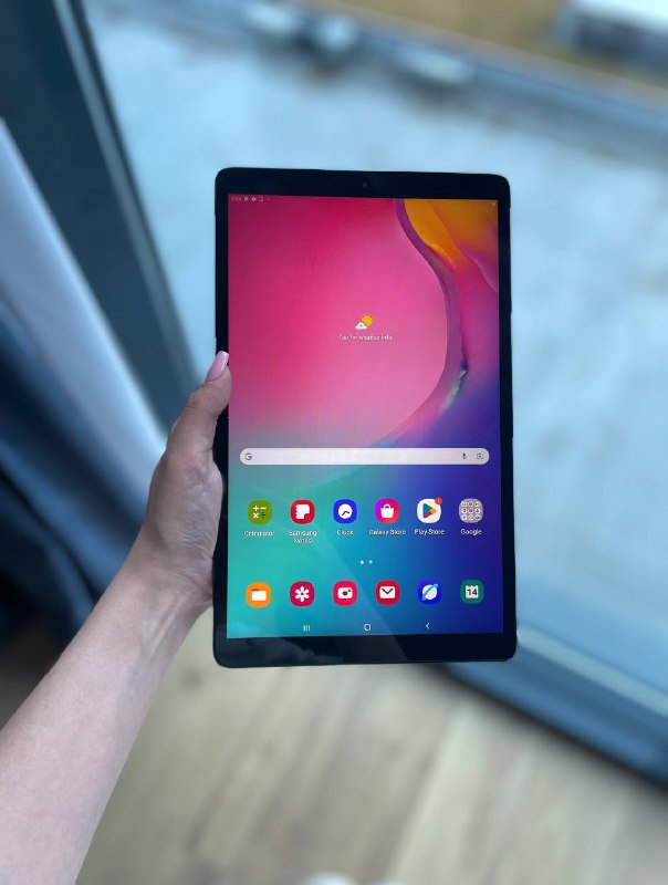 iPad Air, iPad 6 поколения, AirPods 4, Samsung Tab A 7