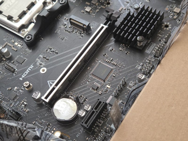 AMD Ryzen 5 7500F, Kingston FURY DDR5 16GB, MSI PRO B650M-B 2