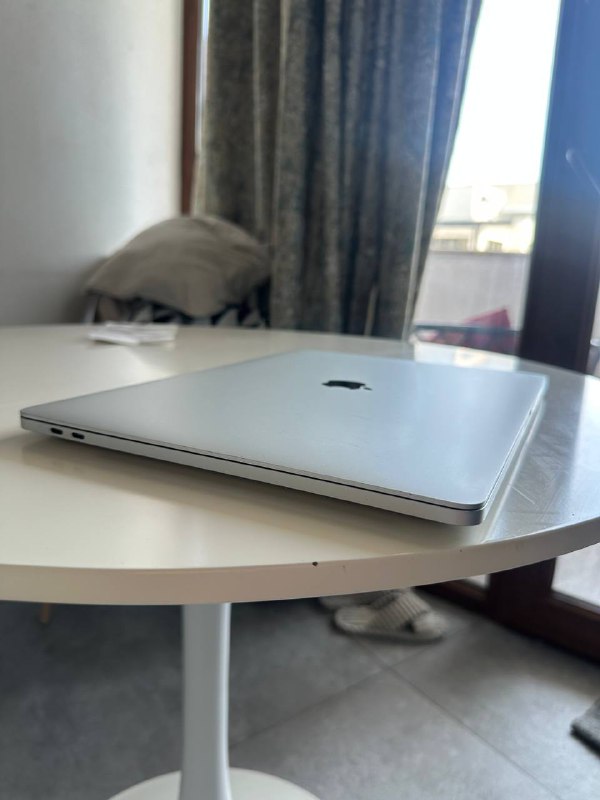 MacBook 2019, 16 inches, Intel Core i9, 1TB memory 7