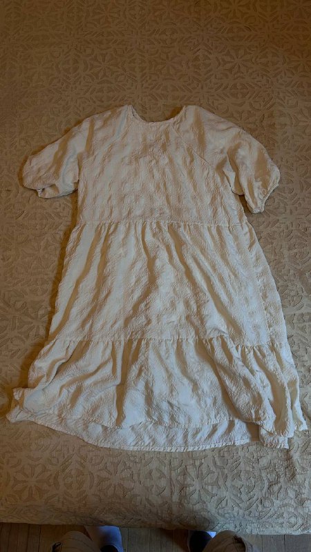 Кофта Zara, платья LC Waikiki, кофта Next, майка terranova, шорты Next, рубашка, куртка Stradivarius, купальник, кроссовки, Crocs 8