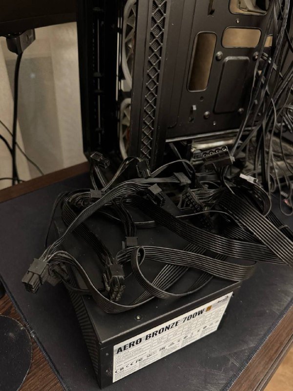 Блок питания Aerocool 700W 80 Plus 2