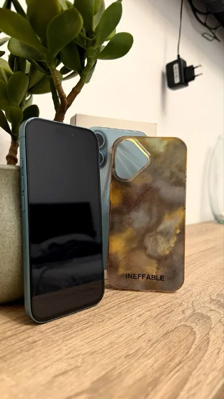 iPhone 16 1