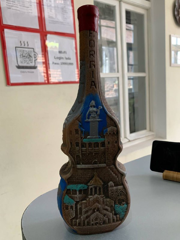 Сувенирный коньяк в бутылке-скрипке 0,5 л 2