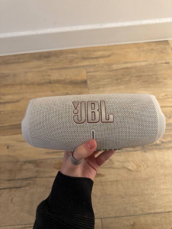 jbl charge 5, air pods pro 2