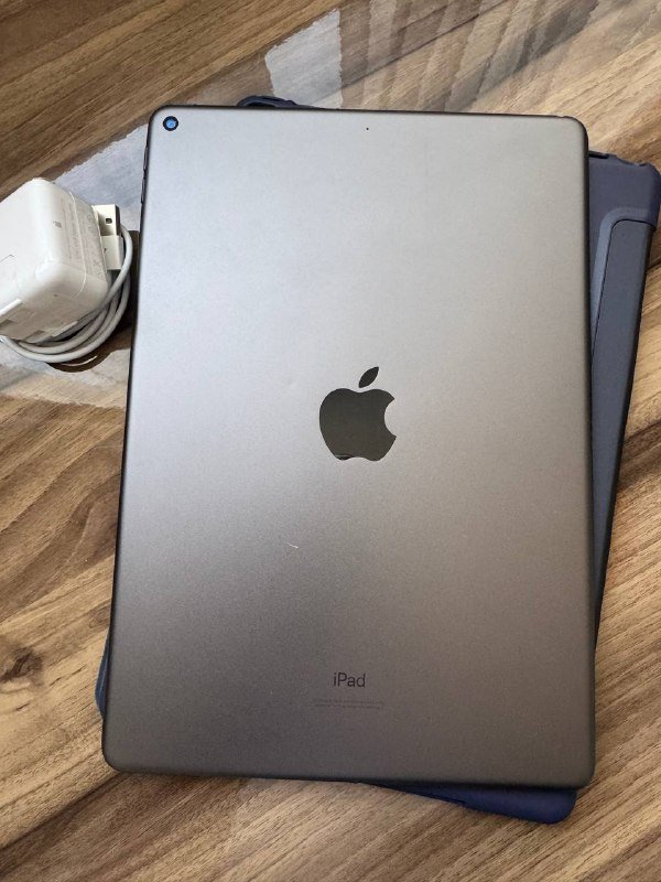 iPad Air 3 64 gb, зарядка, чехол 2