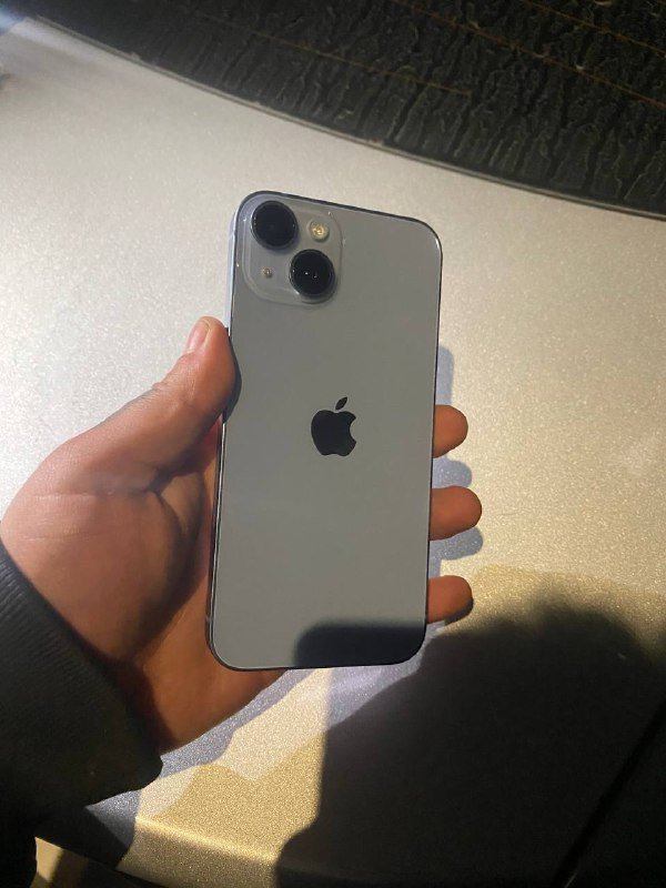 iPhone 14 Pro 256GB Gold, iPhone 14 128GB Midnight and Purple, iPhone 12 64GB Midnight and Purple, iPhone XS Max 64GB Gold