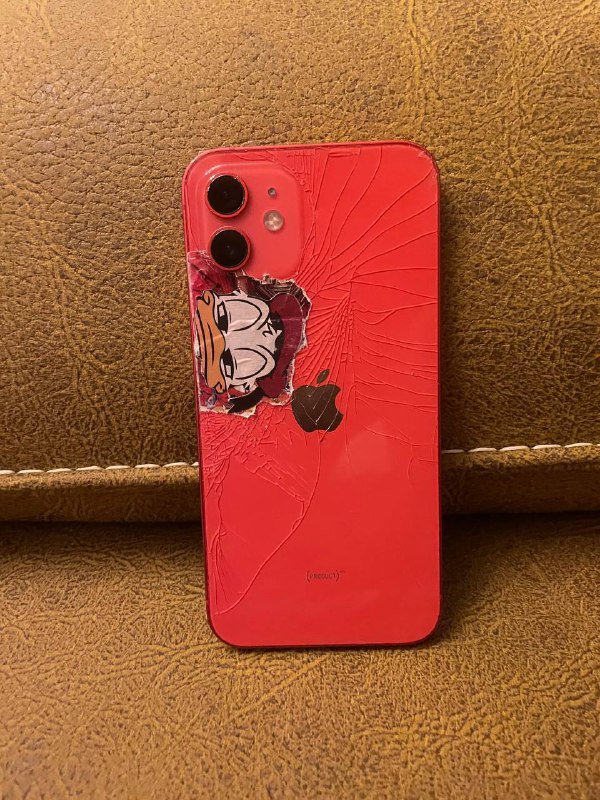 iPhone 12 64gb red edition с разбитым экраном 2