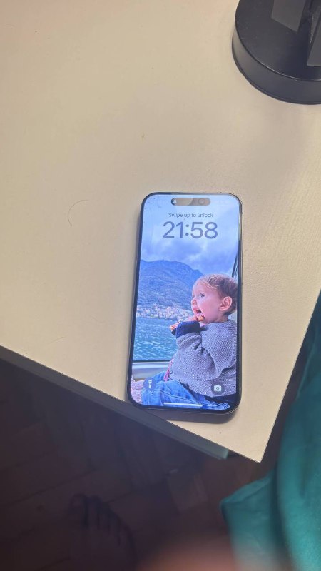 iPhone 15 Pro, 4 кейса, USB кабель, коробка