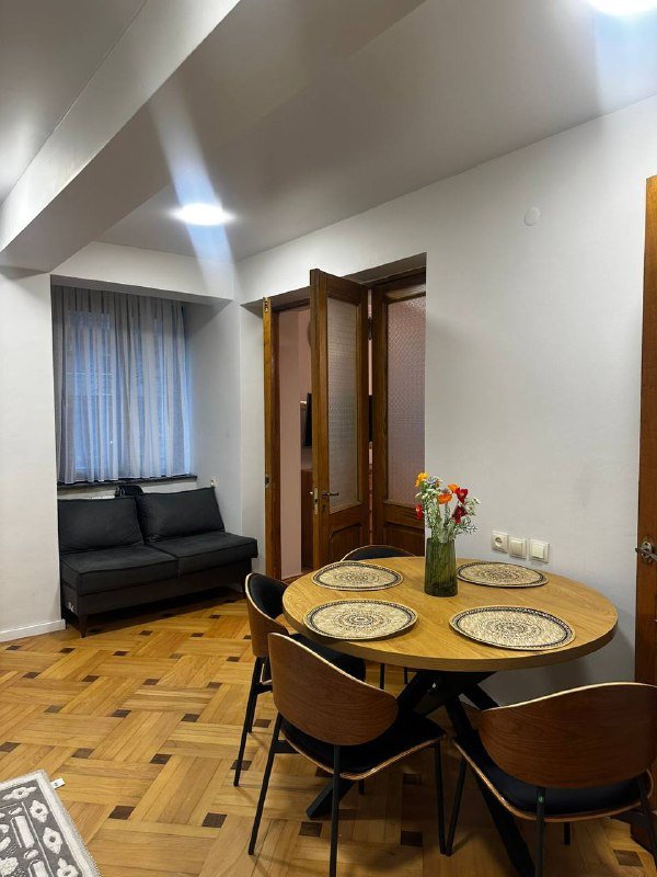 Квартира 120 м², 2 спальни, в аренду, Батуми