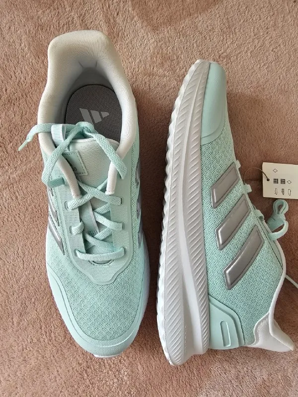 Кроссовки Adidas 1
