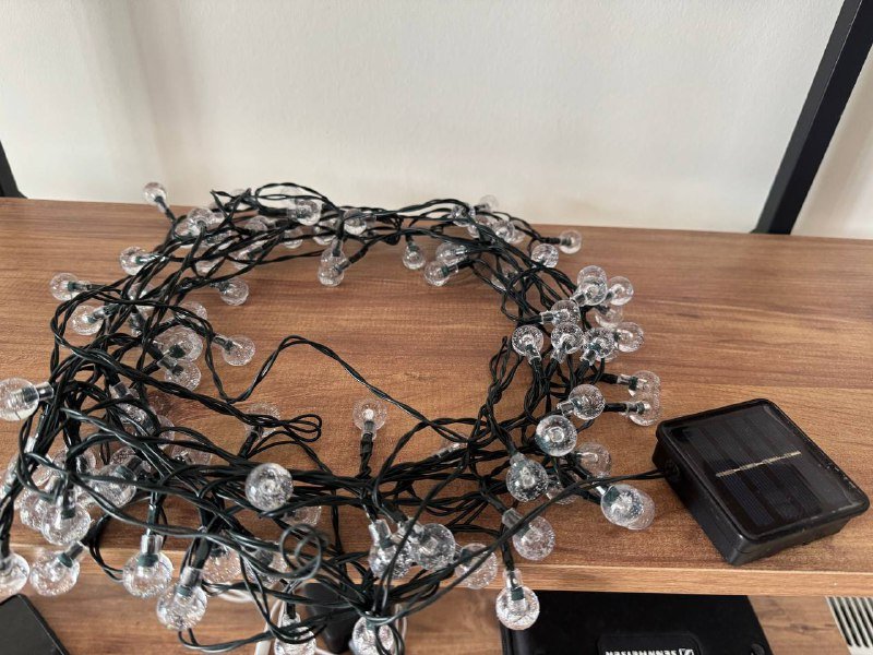 Мусорка маленькая, пуфик, плед, одеяло, грильница, гирлянда, микроволновая печь, роутер, набор посуды 10