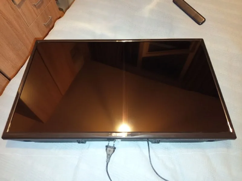 Graetz smart TV 32 дюйма