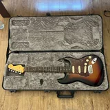 Оригинальный жёсткий кейс Fender 5