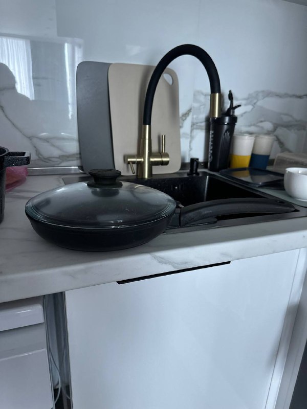 Сковородка, органайзер, триммер, пеньюар, подставки для крышек 5