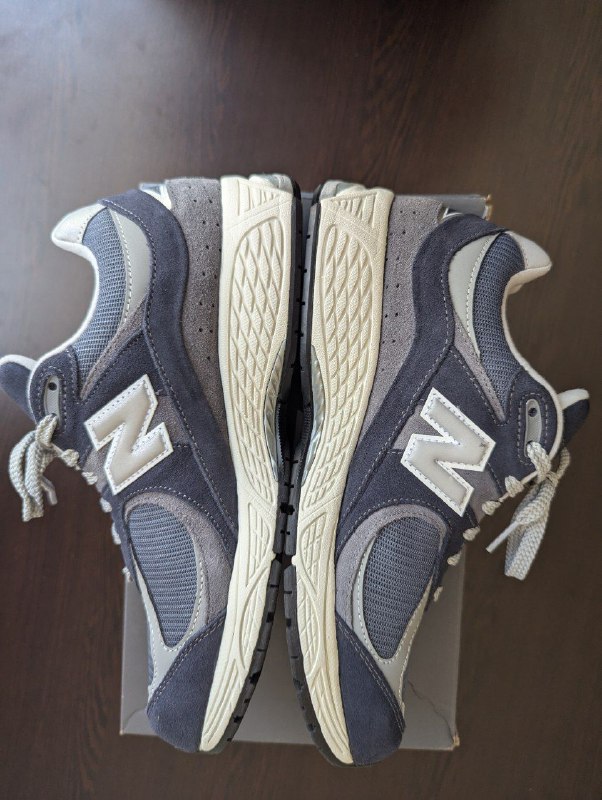 Кроссовки New Balance 2002, новые, размер 9 US 4