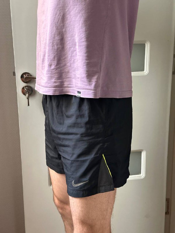 Коврик туристический, поло Adidas, брюки Outventure, шорты Nike, кроссовки Adidas, сандали, миски Northland, ложка-вилка, фонарик, светильник кемпинговый 9