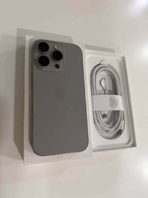 iPhone 16 pro 128 GB 3