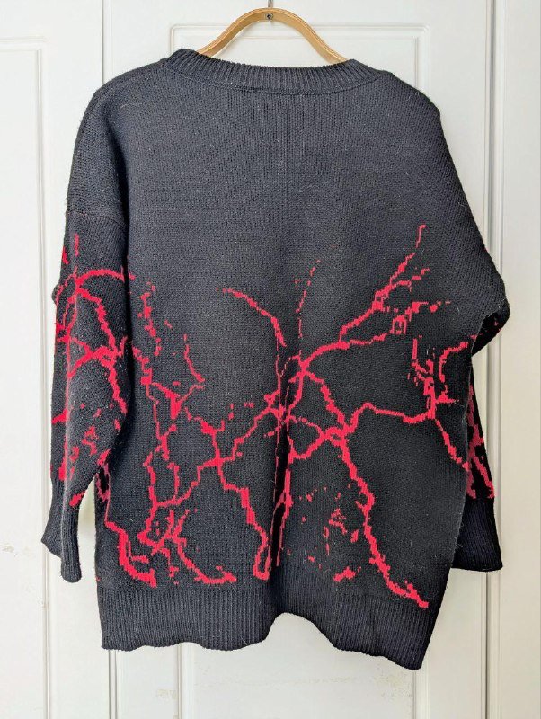 Oversize свитер черный с красным принтом 2