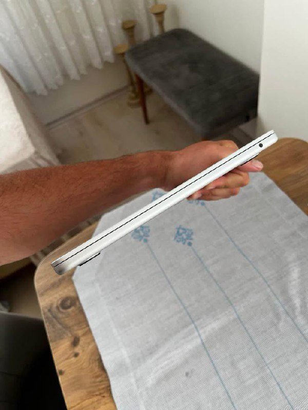 Macbook Air M2 2022 8ГБ RAM 256 SSD 3