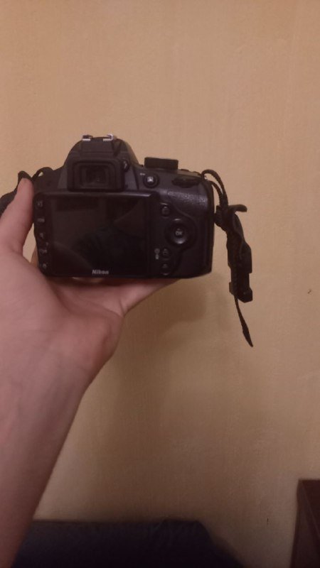 Фотоаппарат Nikon D3200 с объективом, 3 вспышки для фотоаппарата 3