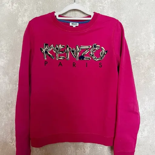 Свитшот Kenzo, кофта Zara, свитер IPEKYOL, джинсовки Befree и Bershka