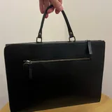 Louis Vuitton Avenue Sling, цепочка, браслет, кеды, брюки, сумка 9