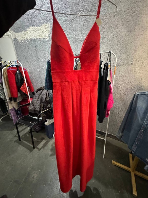 Красное женское платье 2