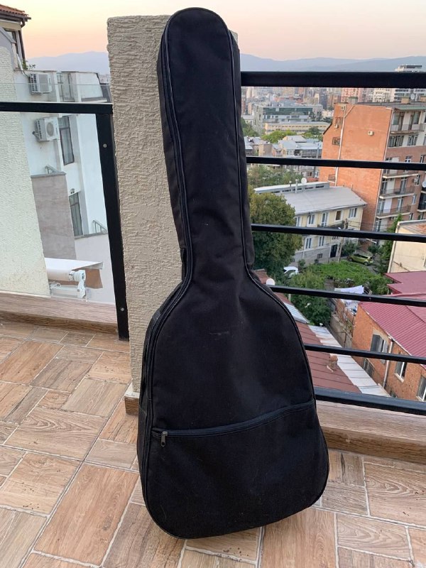 Гитара акустическая с чехлом 4