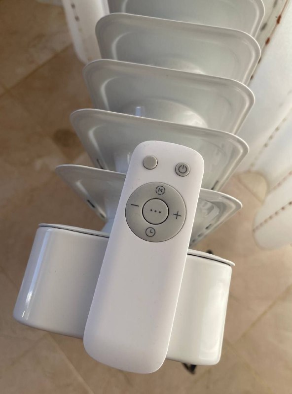 Радиатор масляный (обогреватель) с пультом управления 3