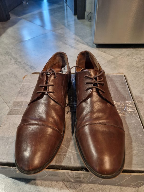 Ботинки Clarks Fawley, туфли Alba, тапочки Waikiki 3