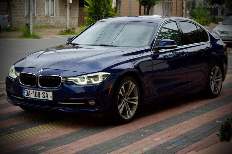 BMW 330i F30 2016 бензин 252 л.с. седан автомат