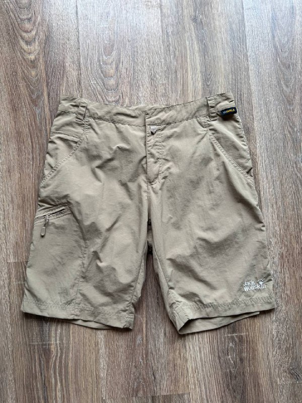 Футболки Diesel, Mammut, Топ Karl Kani, Поло Fred Perry, Шорты Jack Wolfskin, Napapijri, Рюкзак Eastpak, Бананка Adidas, Клатч Porsche 3