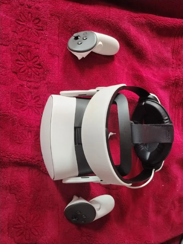 Meta Quest 3S VR шлем 1