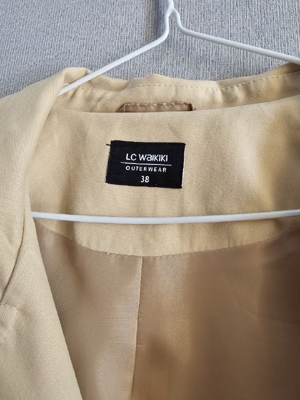 Various clothing items 10