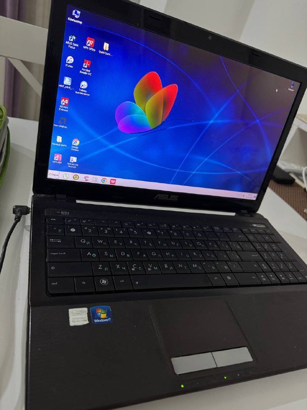 Ноутбук ASUS с сумкой Windows 7 2