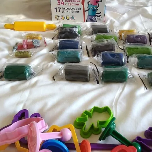 Children’s modeling kits