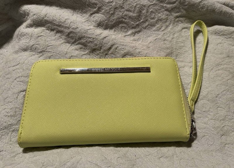 Кошелек Steve Madden желтый вместительный