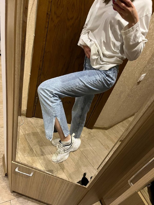 Женские джинсы H&M размер 36 с разрезом 3