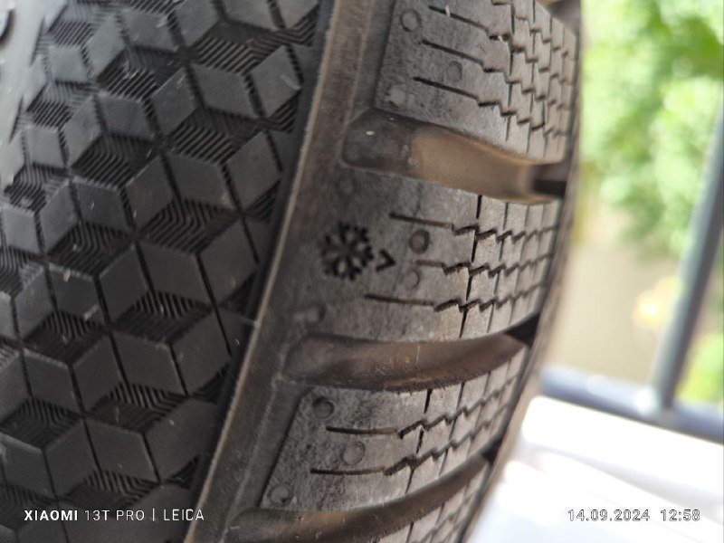 Зимний комплект разношироких шин Continental 245/45/18 и 275/40/18 2