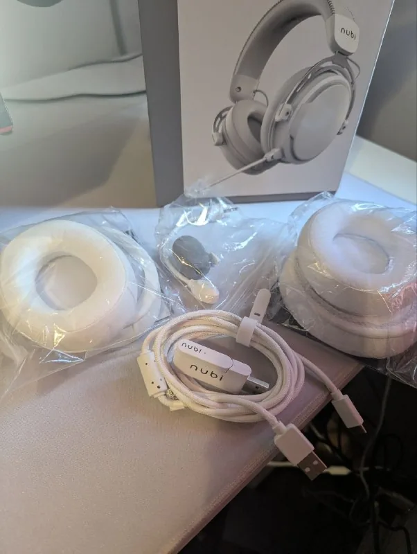 Nubi NH1 Pro wireless наушники White 1