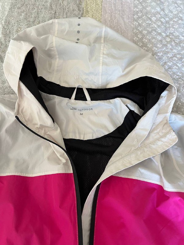 Лёгкая куртка-ветровка размер М 2