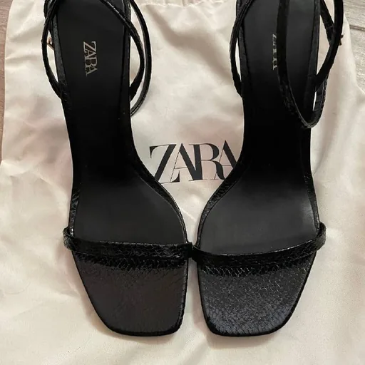 Босоножки Zara